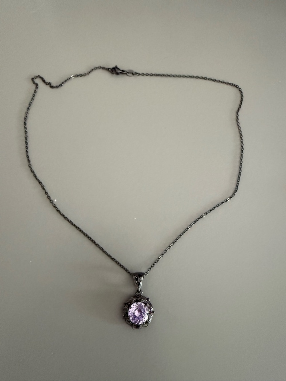 Women’s purple & black round shaped Necklace